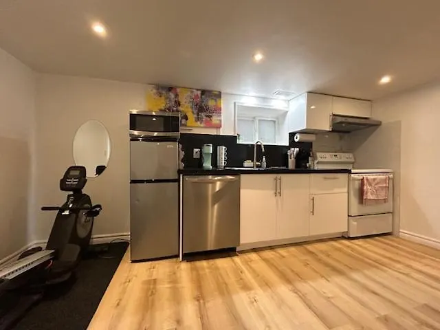 Toronto Cozy Home Retreat