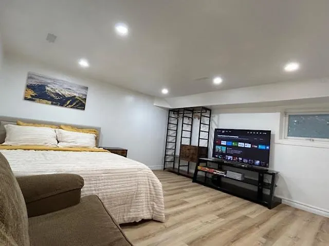 Toronto Cozy Home Retreat 0*,