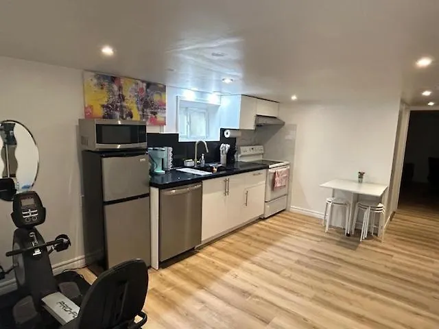 Toronto Cozy Home Retreat 0*,